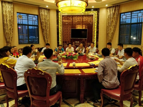 齊心協(xié)力，為公司的未來再創(chuàng)輝煌！